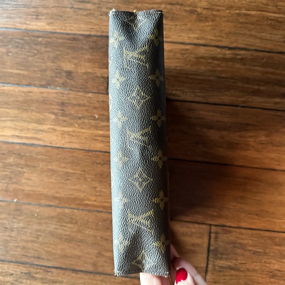 Authentic LV cosmetic or purse - Picture 3 of 5
